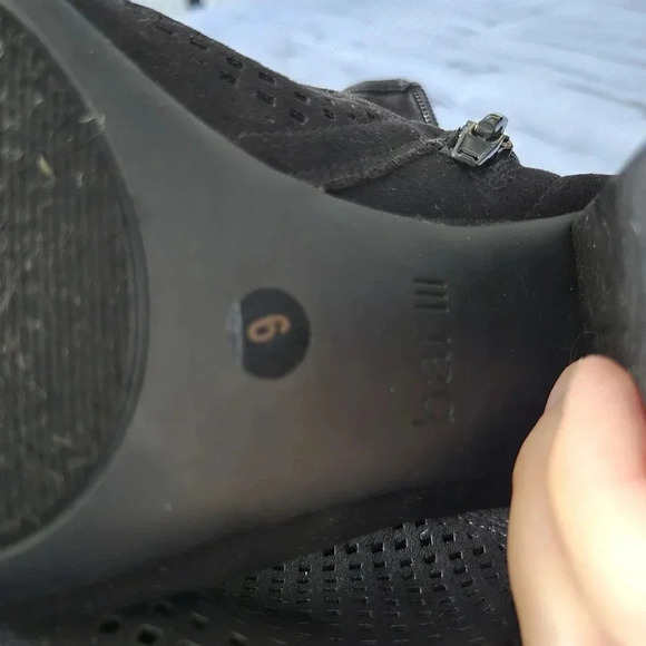 Bar III | Black Megan Perforated Peep Toe Booties Sz 9 - Picture 7 of 8